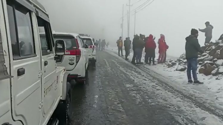 Tourist permits to Tsomgo and Nathu-la cancelled