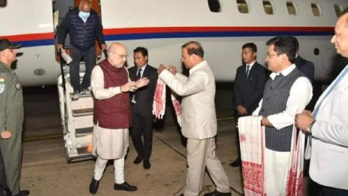 Union Home Minister Amit Shah being welcomed by Assam Chief Minister Himanta Biswa Sarma