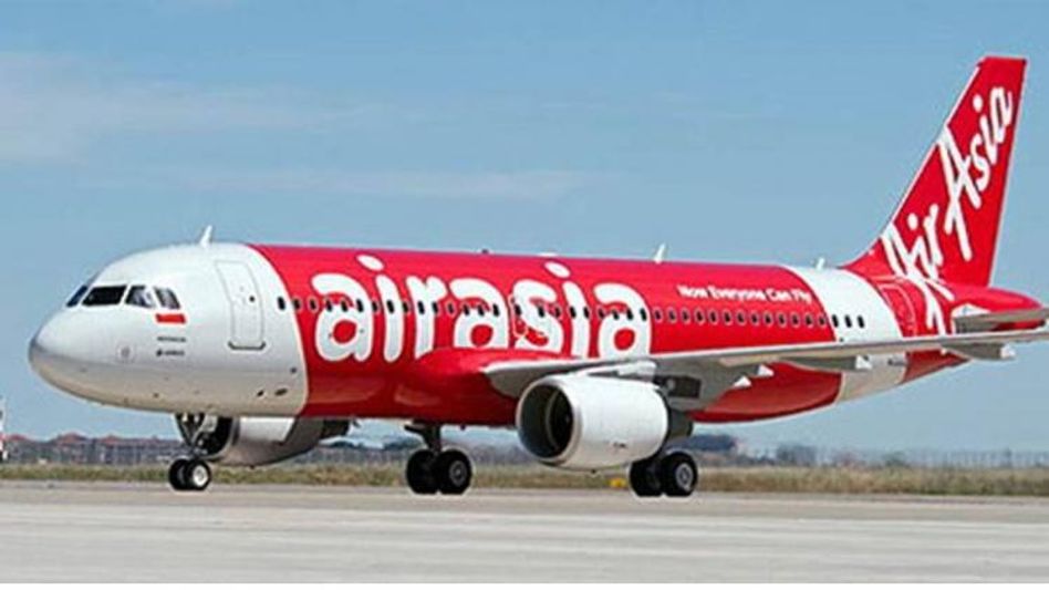 Kolkata-bound Air Asia plane makes emergency landing at Lucknow Airport Kolkata-bound Air Asia plane makes emergency landing at Lucknow Airport
