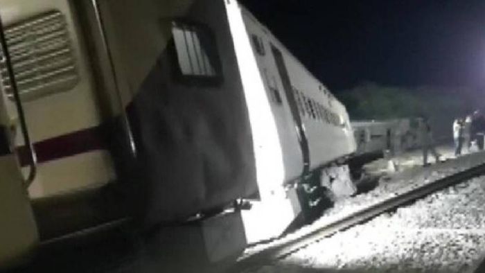 Derailed coaches of Suryanagari Express