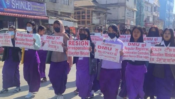 Girl students storm CM Office in Imphal