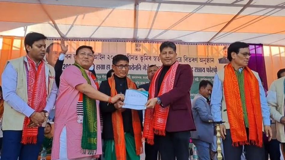Assam : BJP Minister Pijush Hazarika distributes land pattas to 1588 families in Gohpur Assam : BJP Minister Pijush Hazarika distributes land pattas to 1588 families in Gohpur
