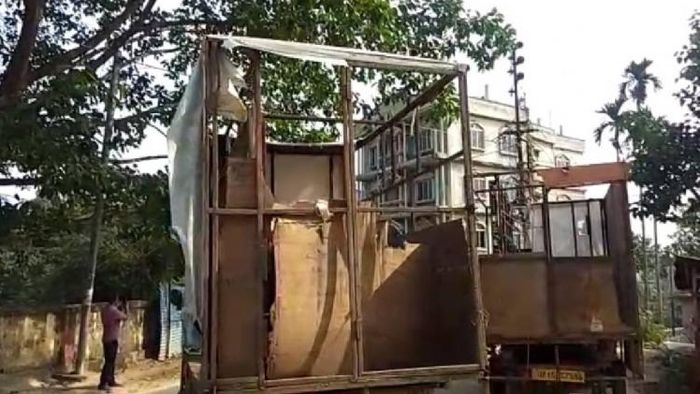 Vehicles attacked in Tripura ahead of polls