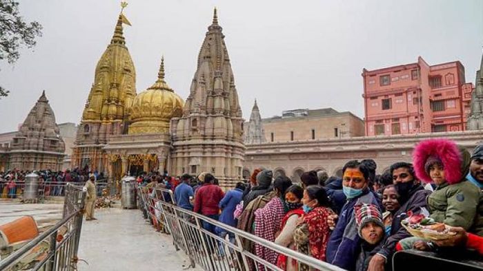 Devotees visiting temples on New Year (File Photo)