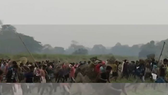Police resorts to lathi charge in Kaziranga National Park