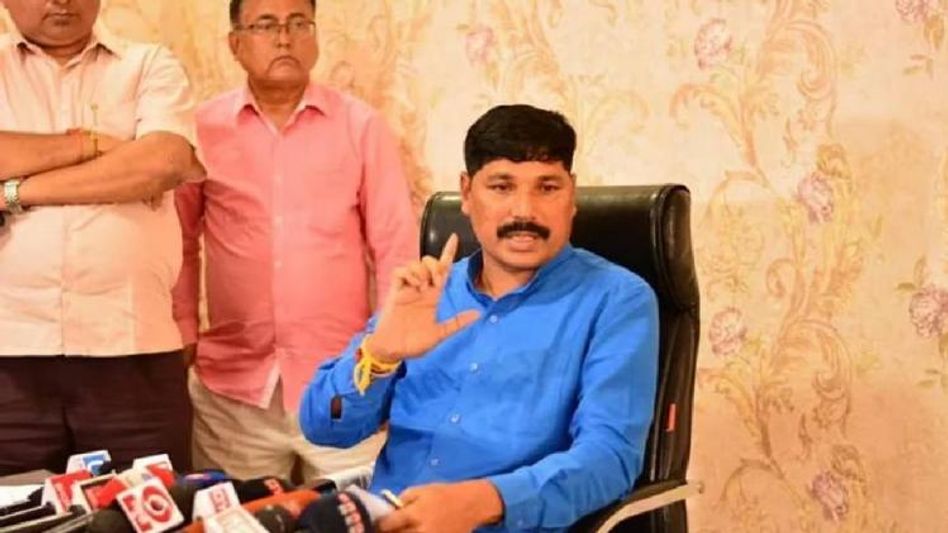 Assam BJP President Bhavesh Kalita reacts on Congress-AIUDF ties; says the two parties are in good touch Assam BJP President Bhavesh Kalita reacts on Congress-AIUDF ties; says the two parties are in good touch