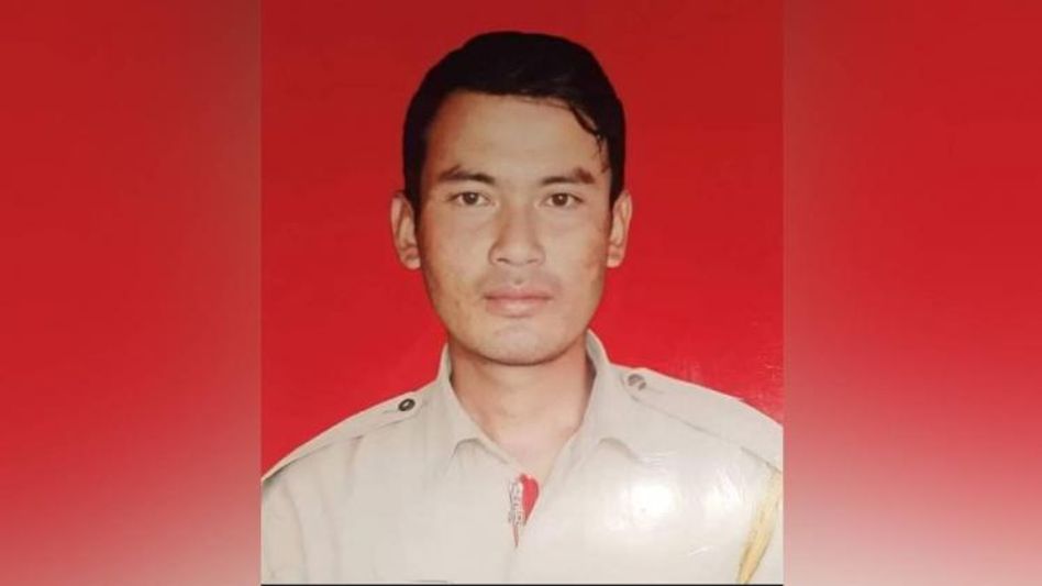 Manipur : Cop deployed to destroy illegal poppy cultivation found dead under mysterious circumstances Manipur : Cop deployed to destroy illegal poppy cultivation found dead under mysterious circumstances