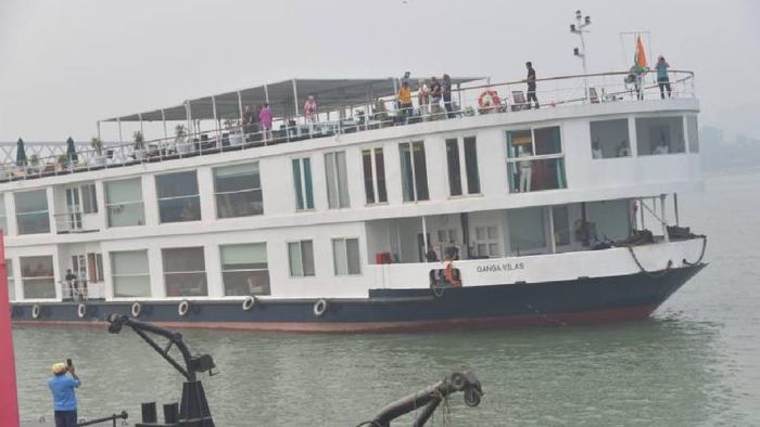 Assam : World's longest river cruise MV Ganga Vilas arrives in Guwahati; warm welcome accorded to tourists