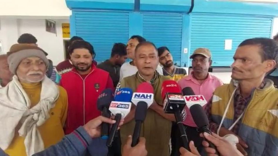 Assam: Vendors seek government's intervention over New Haflong railway station's order to vacate shops Assam: Vendors seek government's intervention over New Haflong railway station's order to vacate shops