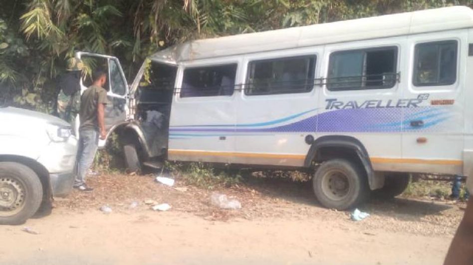 Nagaland: Polling officials' vehicle meets with accident, driver dead, four security personnels injured Nagaland: Polling officials' vehicle meets with accident, driver dead, four security personnels injured