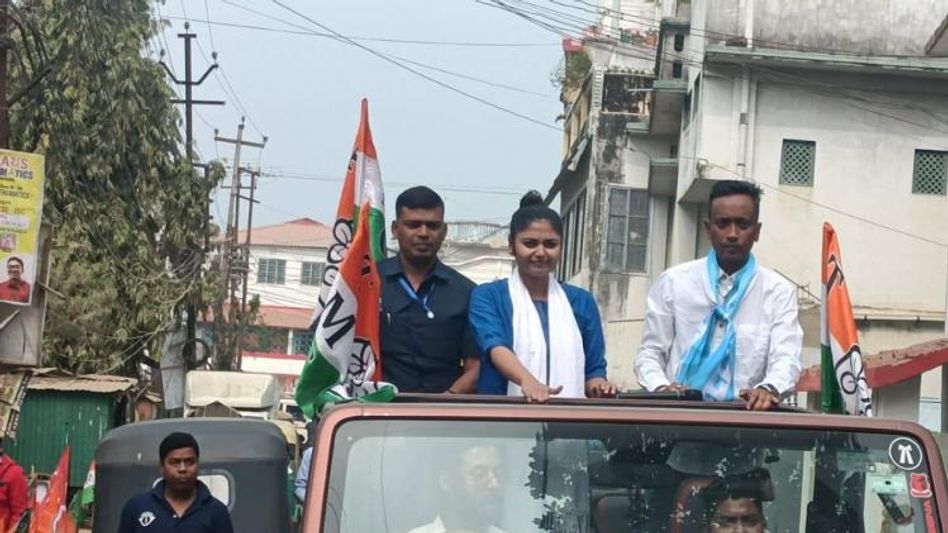 Tripura: West Bengal TMC Youth President Sayani Ghosh campaigns for party candidate Pujan Biswas Tripura: West Bengal TMC Youth President Sayani Ghosh campaigns for party candidate Pujan Biswas