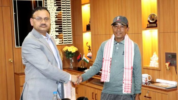 ULFA-I cadre surrenders in Kahilipara