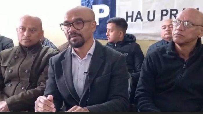 Voice of People's Party (VPP) president Ardent Miller Basaiawmoit (Centre)