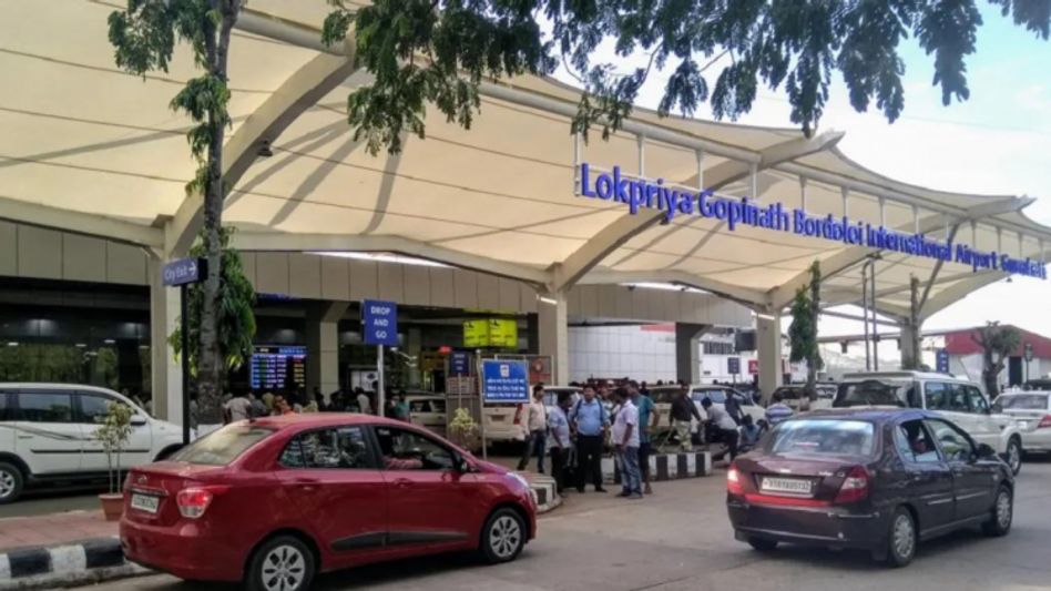 Guwahati: Poor visibility hampers flight operation, several flights diverted to Kolkata Guwahati: Poor visibility hampers flight operation, several flights diverted to Kolkata