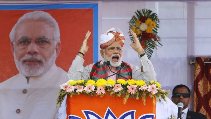 Left government considered people as slaves and themselves as king, says PM Modi