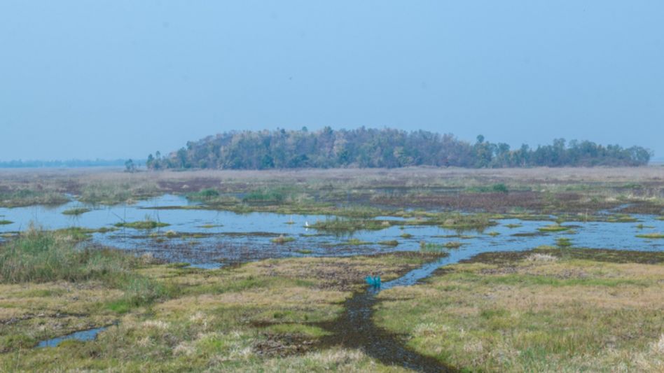 Manipur CM visits Tokpaching village, asks locals to expedite cleaning process of Pumlenpat lake Manipur CM visits Tokpaching village, asks locals to expedite cleaning process of Pumlenpat lake