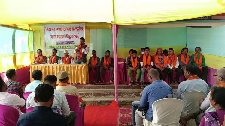 Ghar wapsi: 142 Christian tribal families in Assam embrace Hinduism Ghar wapsi: 142 Christian tribal families in Assam embrace Hinduism