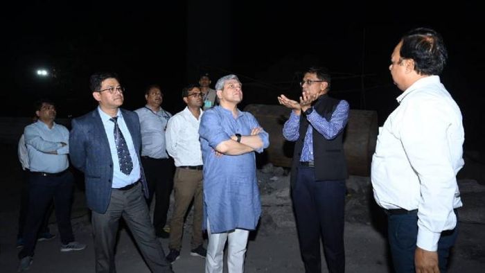 Union Railway Minister Ashwini Vaishnaw (in blue-centre)