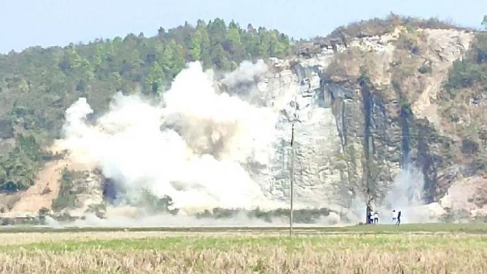Assam: Locals express fear as quarry owner causes major blast in Boitamari, endangering public and wildlife Assam: Locals express fear as quarry owner causes major blast in Boitamari, endangering public and wildlife