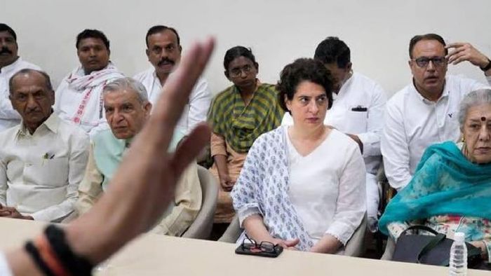 Congress leaders consider mass resignations after Rahul Gandhi's disqualification