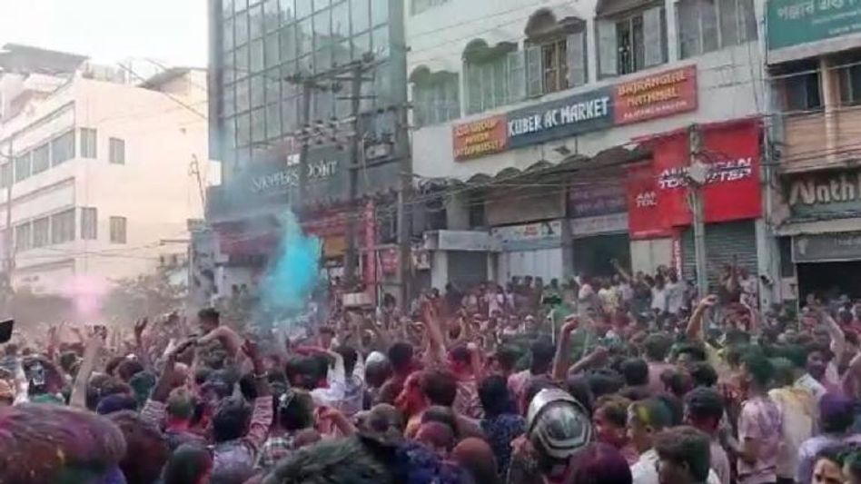 Assam: With colours in the air, day concludes on euphoric note in Guwahati Assam: With colours in the air, day concludes on euphoric note in Guwahati