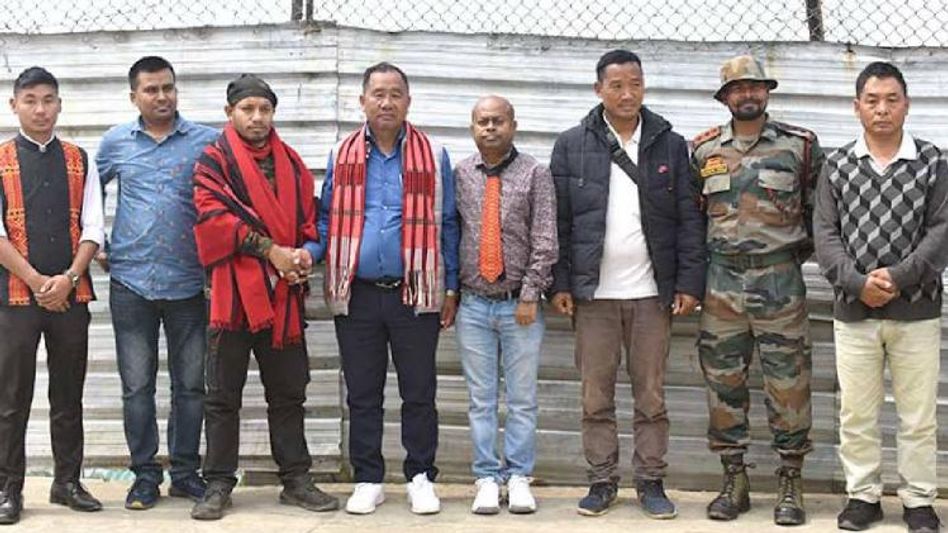 Nagaland: Konyak Union hands over KLO foreign secretary, seven cadres to Ministry of Home Affairs Nagaland: Konyak Union hands over KLO foreign secretary, seven cadres to Ministry of Home Affairs