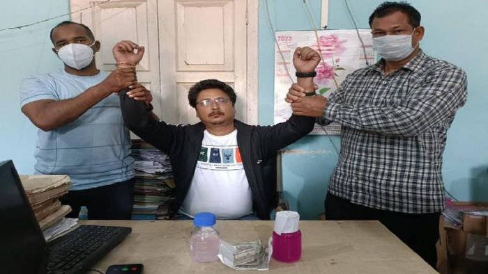 Lat Mandal held on corruption charges