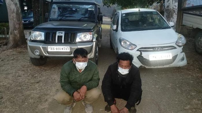 Two vehicle lifters arrested red-handed