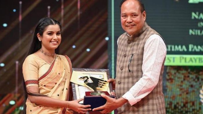Nahid Afrin accepts Best Playback Singer award for Rupjyoti Devi’s song