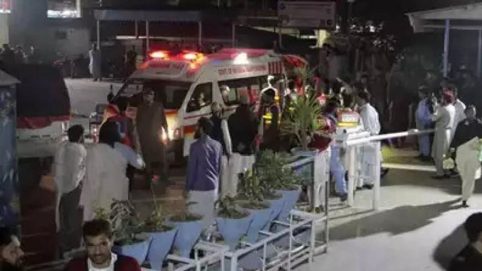 9 dead in Pakistan after earthquake of magnitude 6.6 strikes Afghanistan 9 dead in Pakistan after earthquake of magnitude 6.6 strikes Afghanistan
