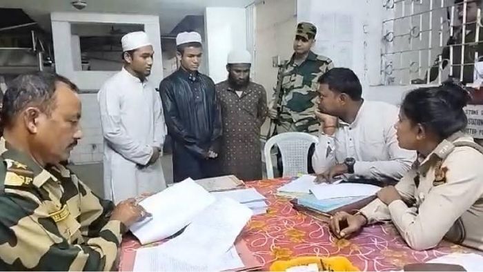 Rohingya nationals arrested by BSF Personnel