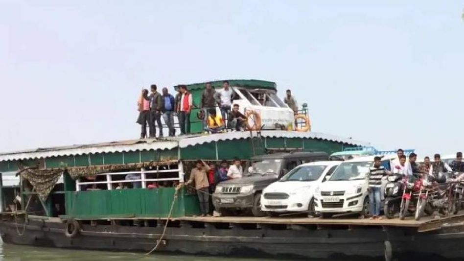 Assam: Ferry services suspended in Majuli after rise in water level of Brahmputra River Assam: Ferry services suspended in Majuli after rise in water level of Brahmputra River