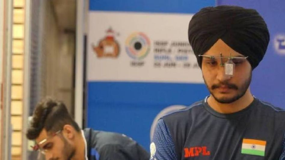 Madhya Pradesh: Sarabjot Singh clinches gold medal in Shooting World Cup in Bhopal Madhya Pradesh: Sarabjot Singh clinches gold medal in Shooting World Cup in Bhopal