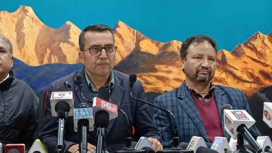 Sikkim: SDF marks its 31st Foundation Day with ‘Shok Diwas’ in protest against Supreme Court's judgement Sikkim: SDF marks its 31st Foundation Day with ‘Shok Diwas’ in protest against Supreme Court's judgement