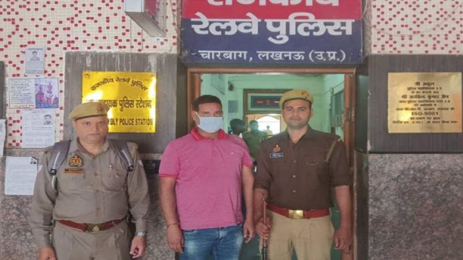 Drunk TTE who urinated on passenger fired by Railways Drunk TTE who urinated on passenger fired by Railways