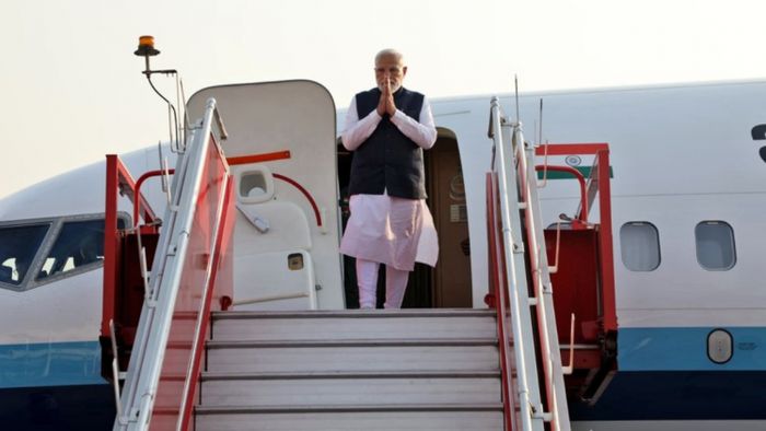 Over 20,000 people receive PM Modi at the Guwahati Airport