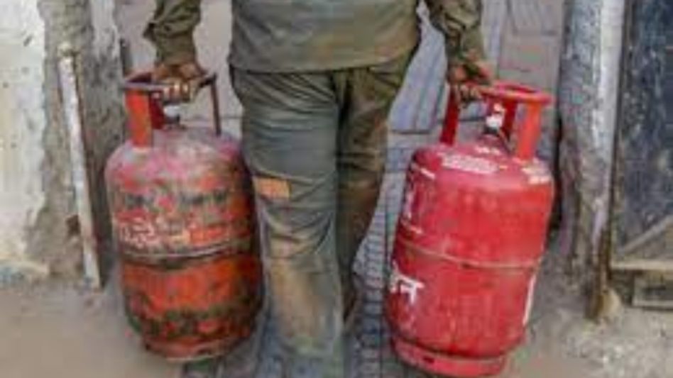Assam: LPG transport workers to go on indefinite strike from March 4, demands higher remuneration Assam: LPG transport workers to go on indefinite strike from March 4, demands higher remuneration