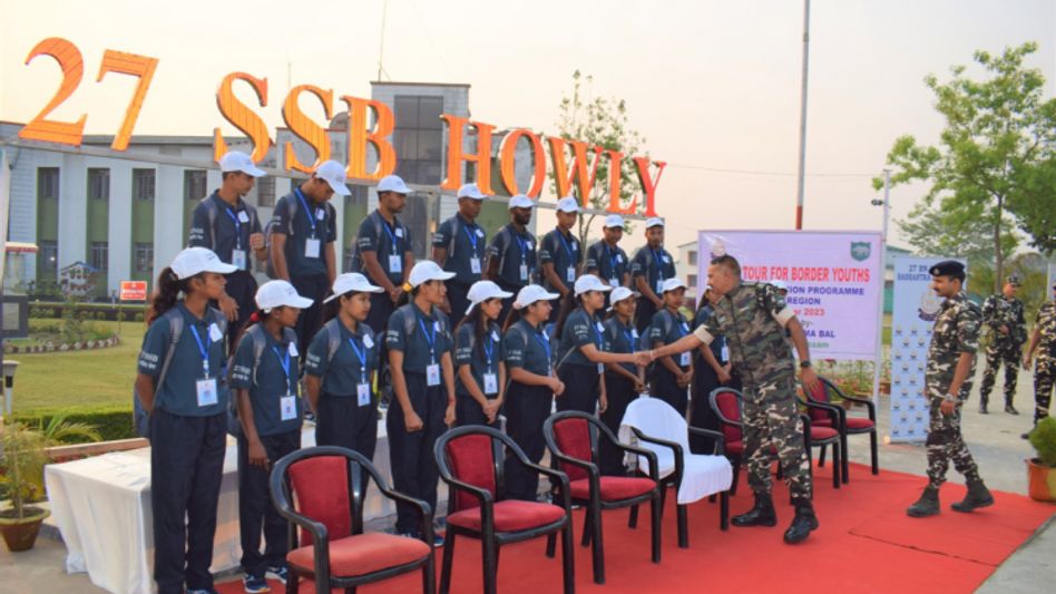 Assam: Sima Suraksha Bal organises study tour for 20 youths of Baksa district Assam: Sima Suraksha Bal organises study tour for 20 youths of Baksa district