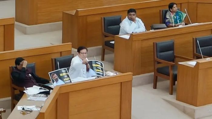 Oppositions hold protest in Assembly against disqualification of Rahul Gandhi