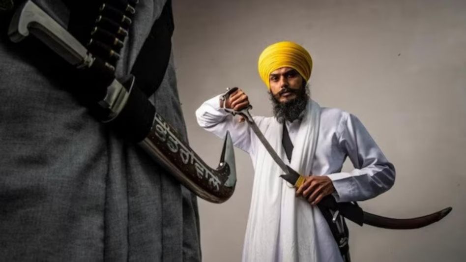Amritpal Singh likely to surrender at Golden temple in Amritsar Amritpal Singh likely to surrender at Golden temple in Amritsar