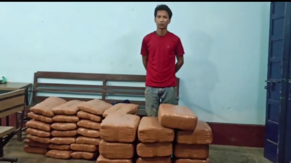 Tripura: One held with cannabis worth Rs 1 lakh near Assam border Tripura: One held with cannabis worth Rs 1 lakh near Assam border