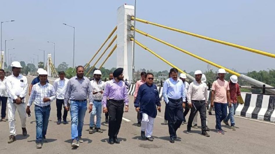 Tripura: Bangladesh High Commissioner to India and Land Ports Authority of India chairman visit Maitri Setu Tripura: Bangladesh High Commissioner to India and Land Ports Authority of India chairman visit Maitri Setu