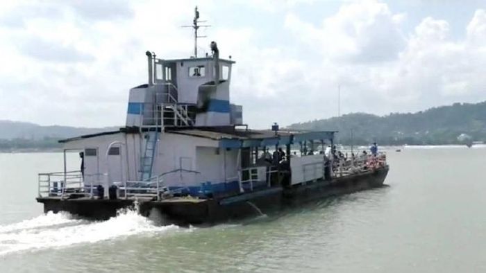 Assam: Ferry services between Guwahati-North Guwahati temporarily suspended due to rise in water level