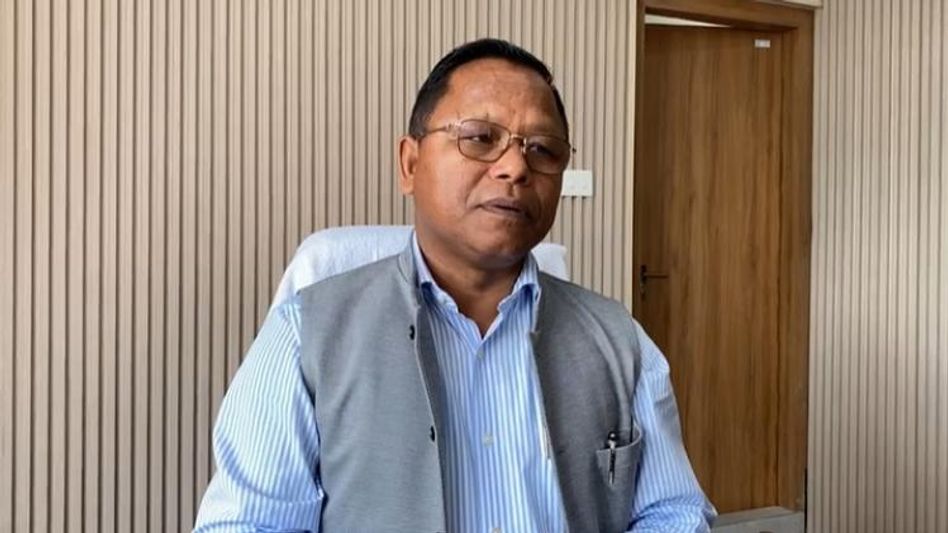 Meghalaya: Imposter creates fake accounts of PHE Minister, demands money from people Meghalaya: Imposter creates fake accounts of PHE Minister, demands money from people