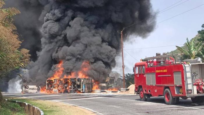 Meghalaya: Fuel tanker into flames after collision at Ri Bhoi, onlookers stood by without fear