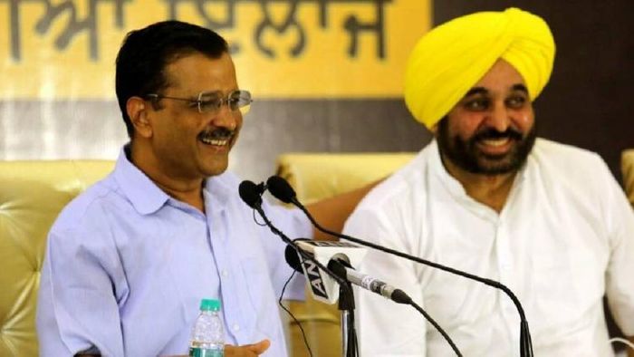 Arvind Kejriwal and Bhagwant Mann (File Photo)