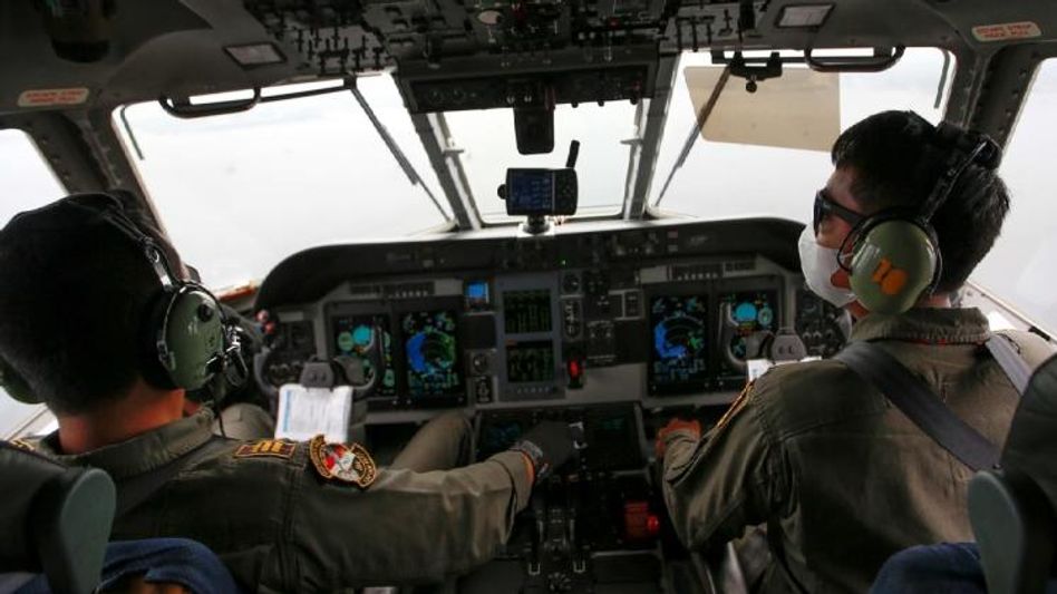 Air India pilot allows female friend into cockpit midair, crew files complaint Air India pilot allows female friend into cockpit midair, crew files complaint