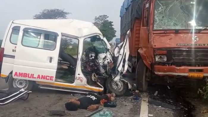 Assam: Head-on collision between an ambulance and truck kills one