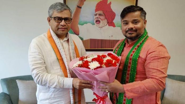 Sushanta Chowdhury with Ashiwini Vaishnaw