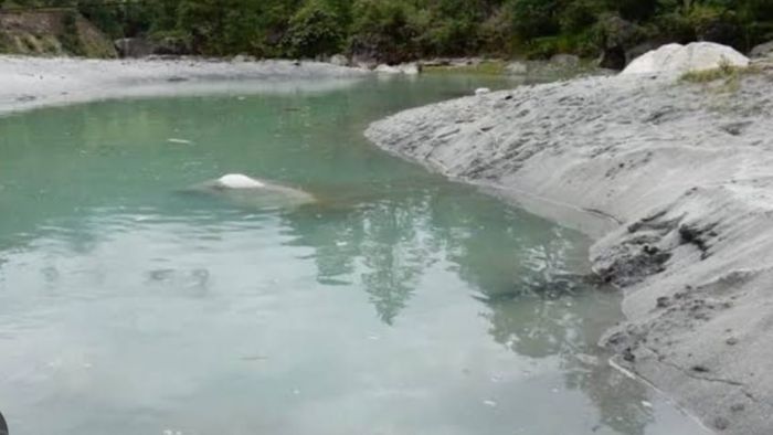 Unique hot spring water ponds in Anjaw district become tourist favorite